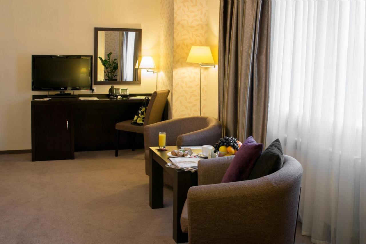Riverside- Hotel And Mice Tsjernihiv Kamer foto