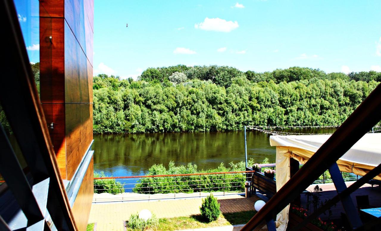 Riverside- Hotel And Mice Tsjernihiv Buitenkant foto